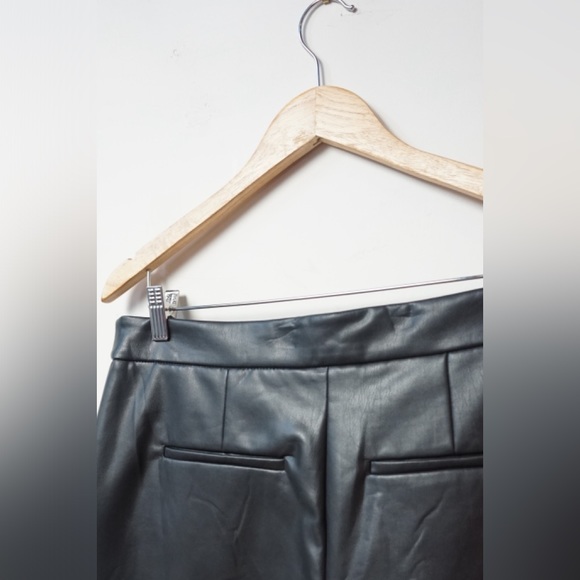 ANNE KLEIN Wide Leg Black Vegan Leather Ankle Pants (US 8) - Picture 10 of 10